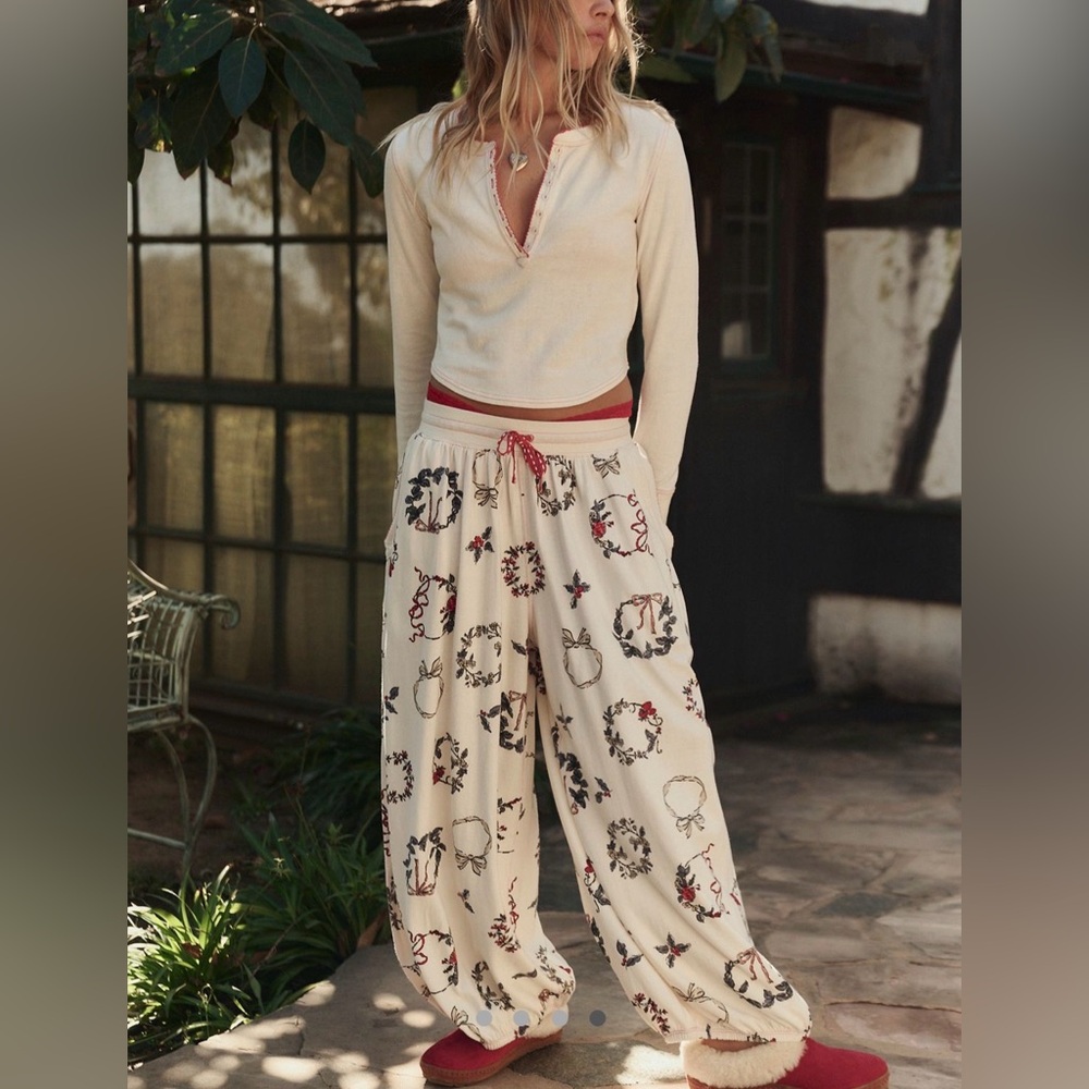 NWT Free People Holibabe Wreath PJ Set in Cream/Ivory Combo